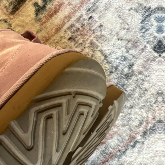 Youth’s UGG Boots Classic Mini II Sz 4 Pinkish Purple Suede Ankle Booties - Picture 9 of 12